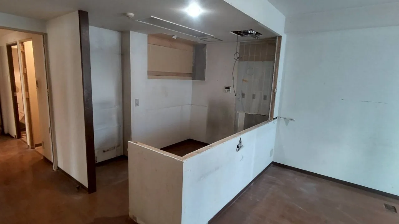 マンション部分改修の解体工事|キッチンまわり