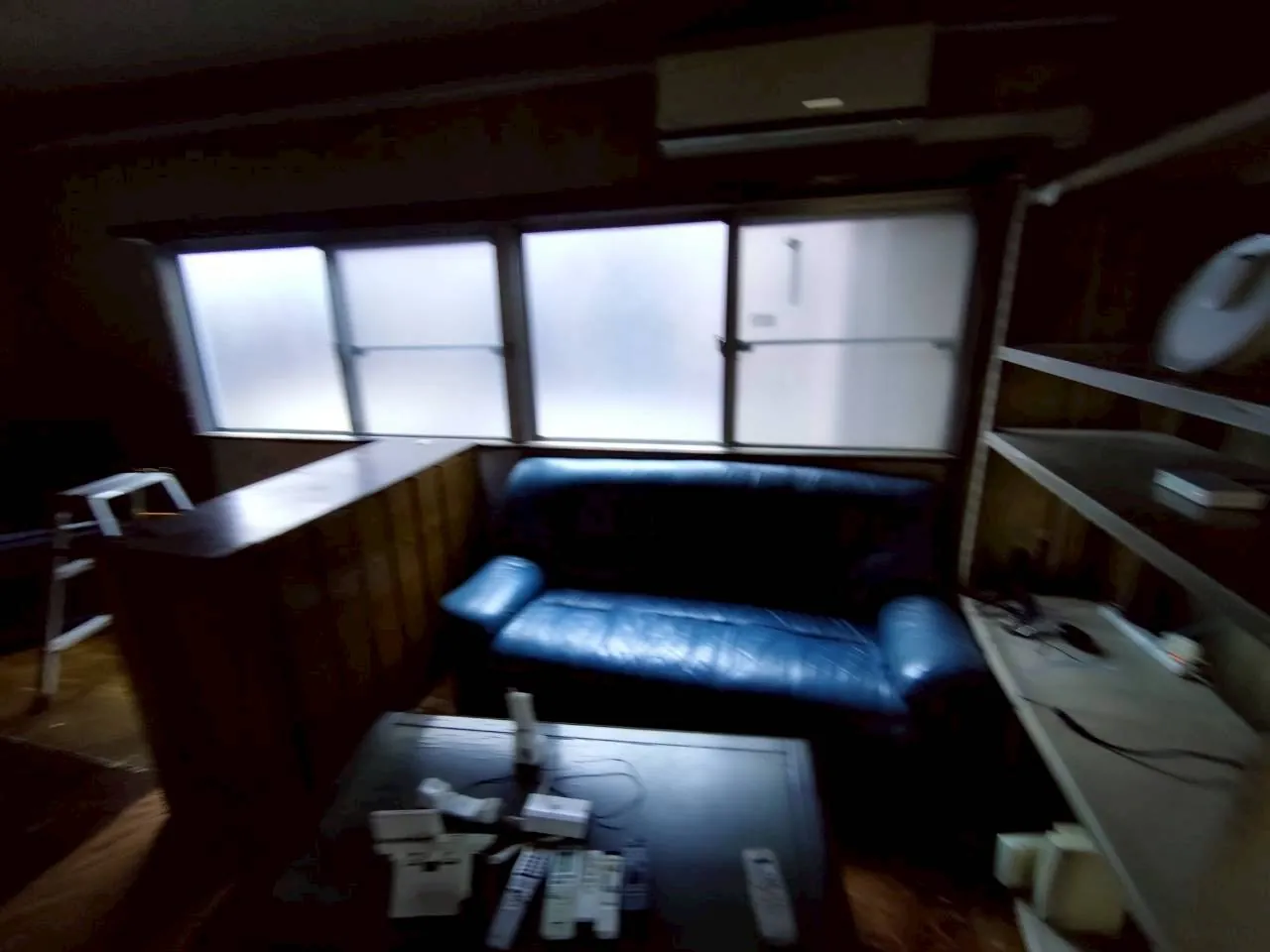 店舗・住居の残置物処分|住居の居室に残された家具